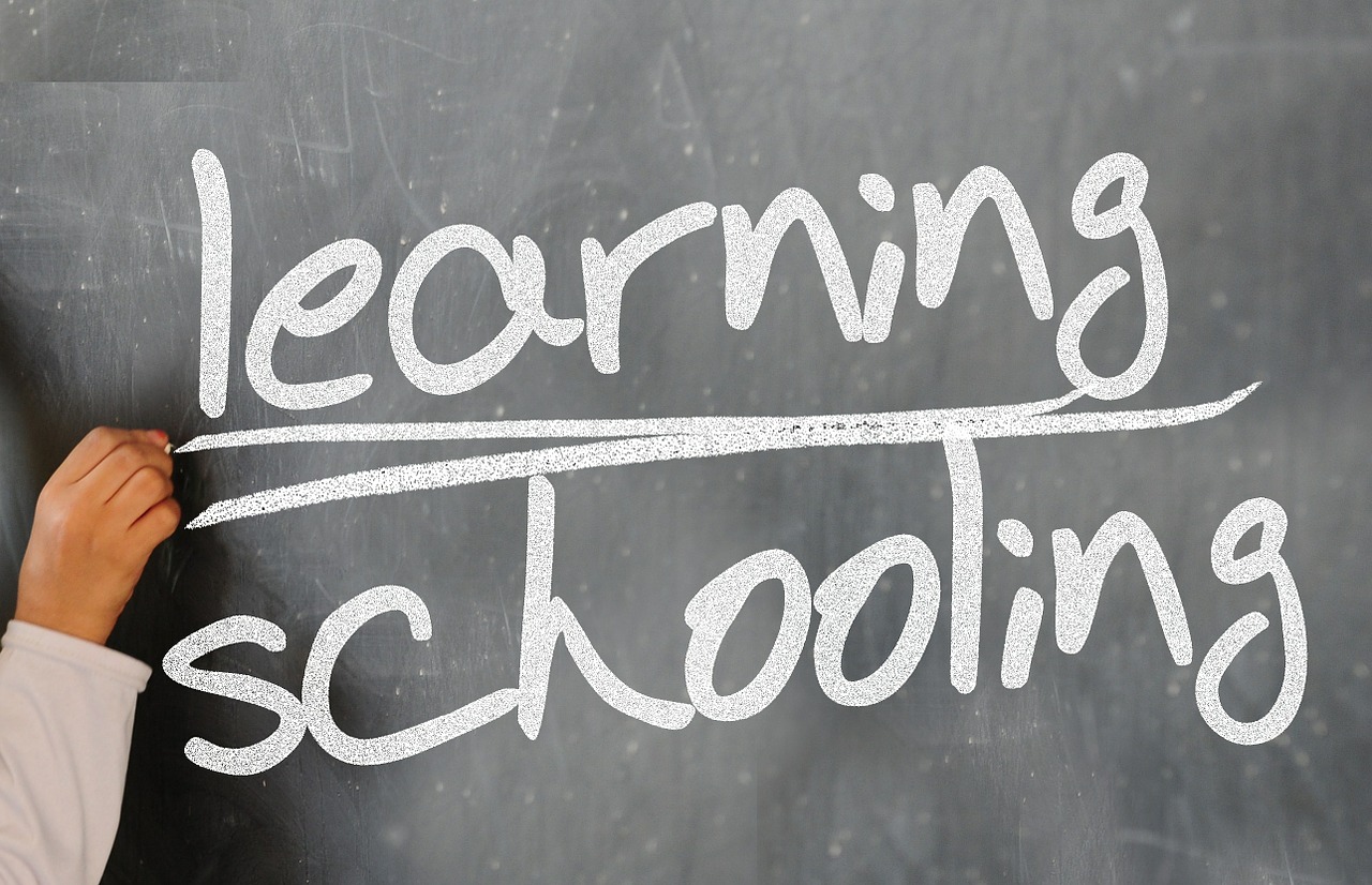 School chalkboard: Pixabay
