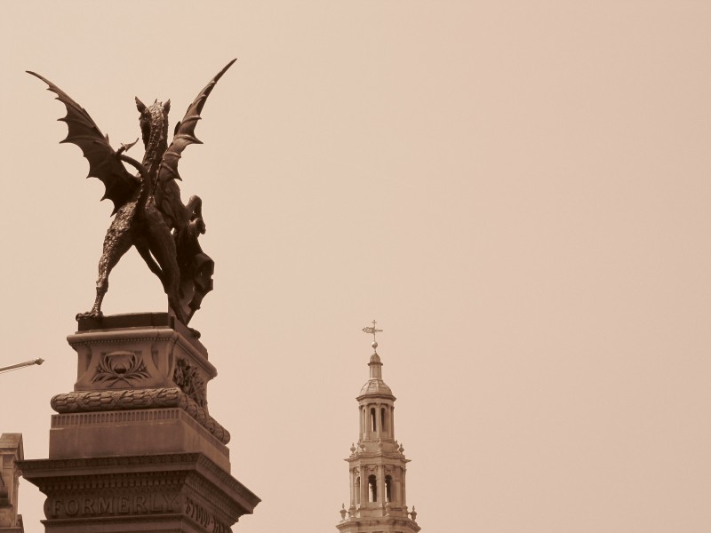 Dragon statues which guard the City of London: fun and wierd facts about London 