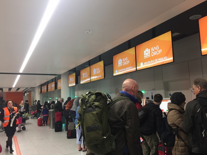 Gatwick: Easyjet Auto drop