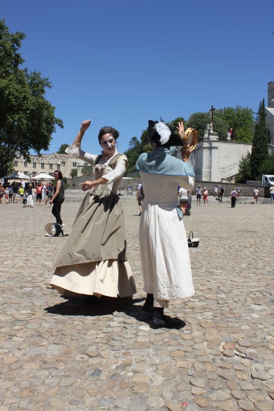 Street performers at Avignon Festival, France