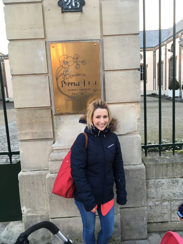 Wander Mum on Avenue de Champagne, Epernay