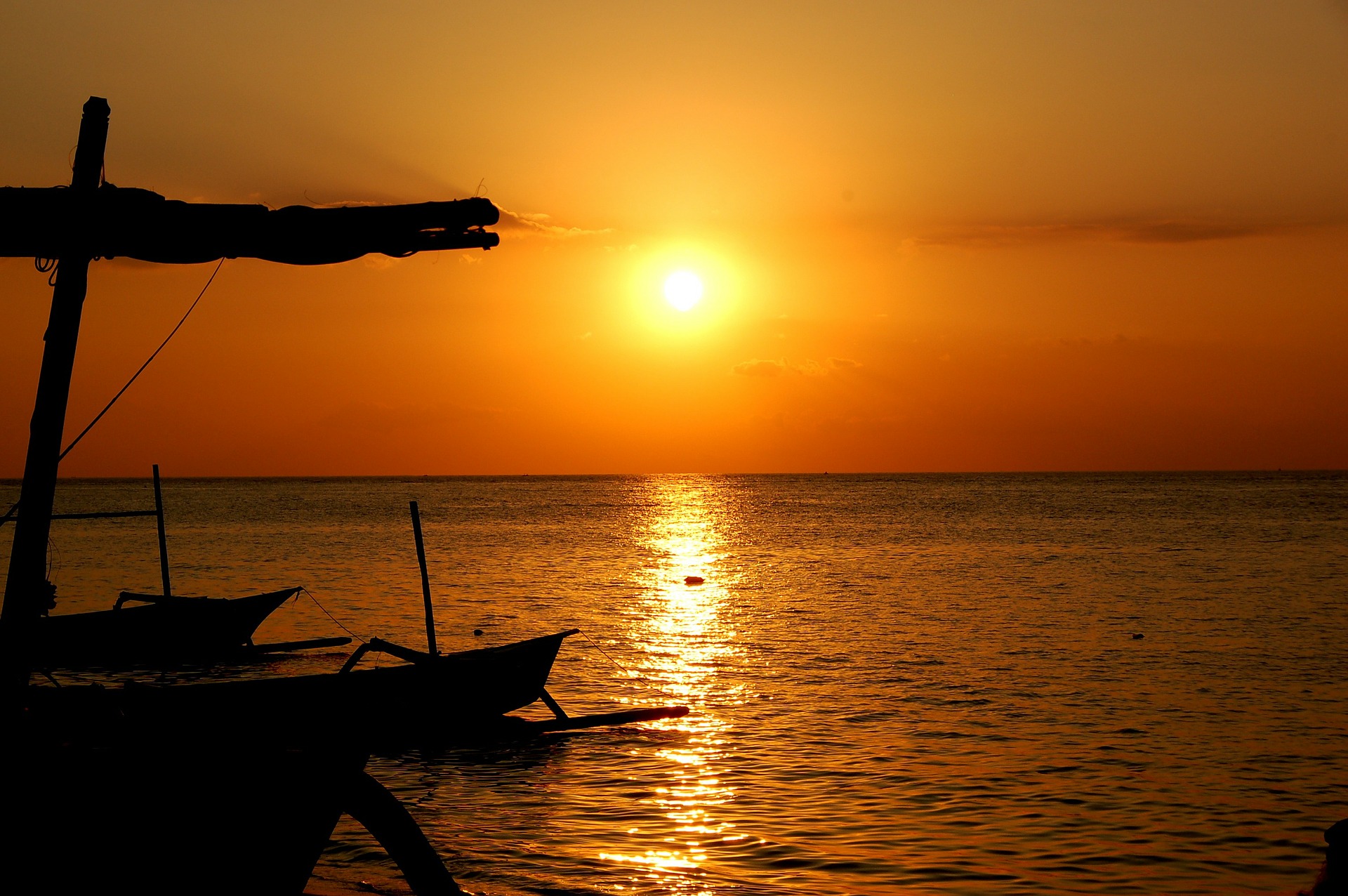 Sunset in Bali (Pixabay)
