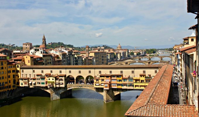 The Varsai corridor goes across Ponte Vecchio Bridge