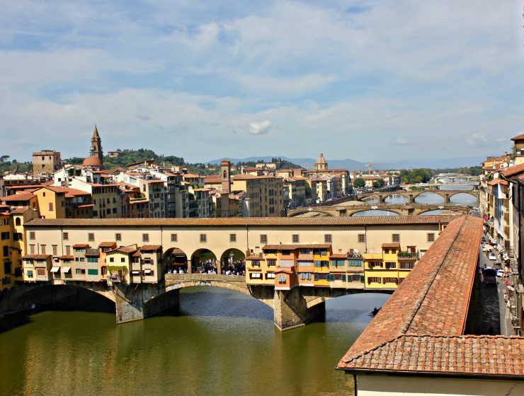 The Varsai corridor goes across Ponte Vecchio Bridge